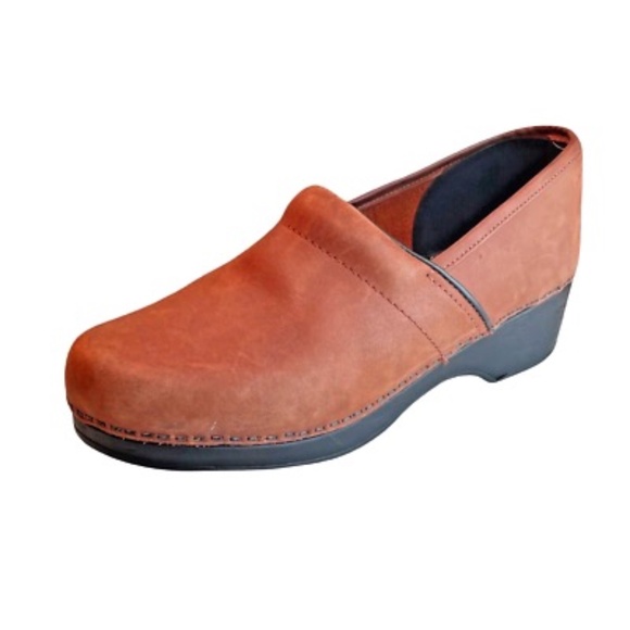 L.L. Bean Womens Brown Leather Comfort Clogs Size 9.5 Casual Slip On Shoes - Picture 1 of 9